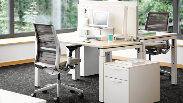 steelcase-creating-a-clean-productive-office-space-3